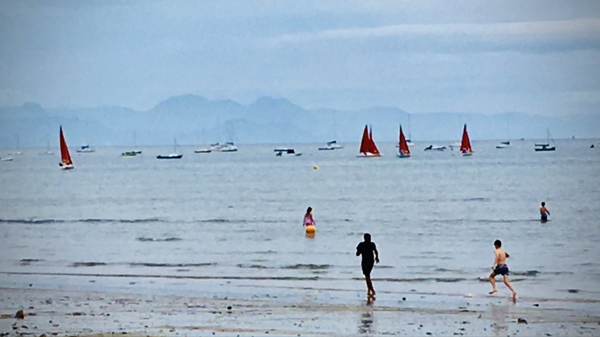 SCJmurphy's tweet photo. Red Sails for #tidesoutTuesday https://t.co/b14aKaiUsA
