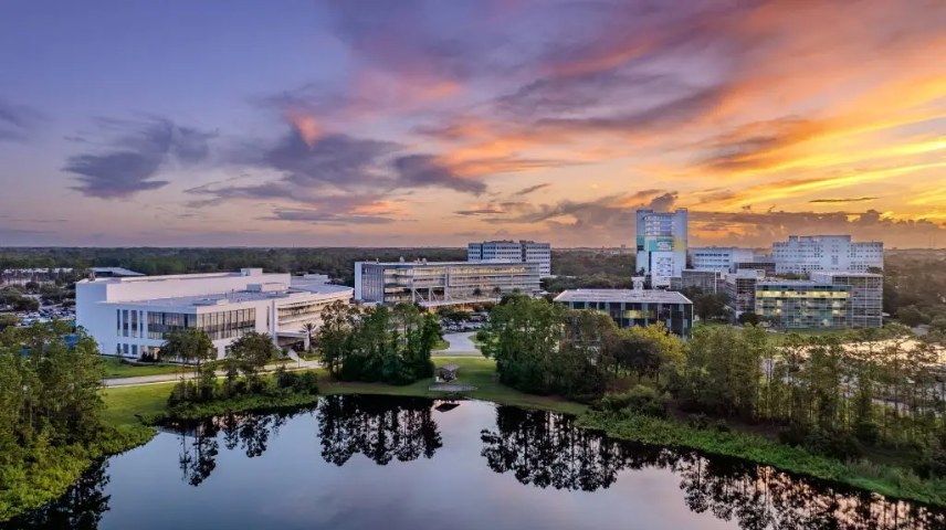 MayoClinic's tweet photo. Four decades ago, Mayo Clinic in Florida opened its doors to patients, beginning a transformation from a five-story building into a global medical destination that now serves more than 184,000 patients from more than 80 countries each year.

Read more: https://t.co/dqw1E0U3EG https://t.co/WTEqMtjlSq