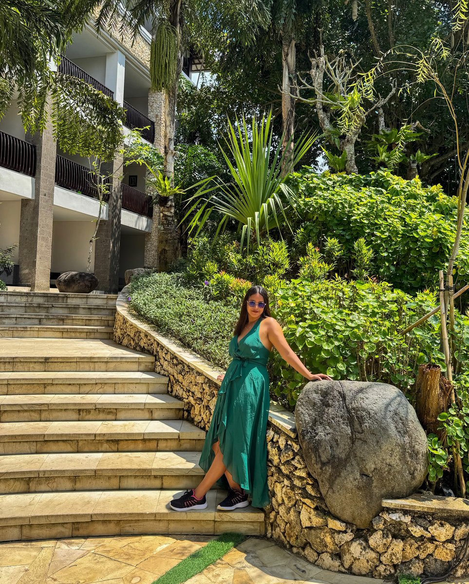 Bahlindinha's tweet photo. Tropical greens, warm sun, and a quiet resort afternoon. Simple moments, perfectly felt. https://t.co/heCv1xM5Fj
