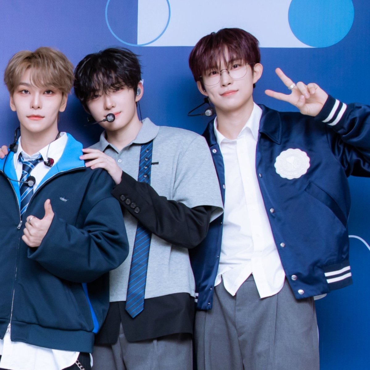 mochiissaaa's tweet photo. best trio ever (based on my bias)

KO1KEYZ : 
ISSA (05) - SHINHAENG (04) - RYUJI (06)

calling -- kak issa, abang iheng, adek ujii

ALD1 :
GEONWOO (03) - XINLONG (05) - SANGHYEON (07)

calling -- mas gonu, kak ilong, dede ayon

**yapp!! i'm the winner cuz their always sidebyside https://t.co/HaVImATgHr