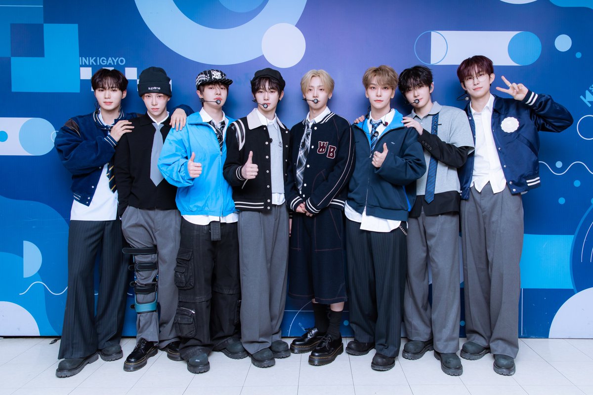 mochiissaaa's tweet photo. best trio ever (based on my bias)

KO1KEYZ : 
ISSA (05) - SHINHAENG (04) - RYUJI (06)

calling -- kak issa, abang iheng, adek ujii

ALD1 :
GEONWOO (03) - XINLONG (05) - SANGHYEON (07)

calling -- mas gonu, kak ilong, dede ayon

**yapp!! i'm the winner cuz their always sidebyside https://t.co/HaVImATgHr