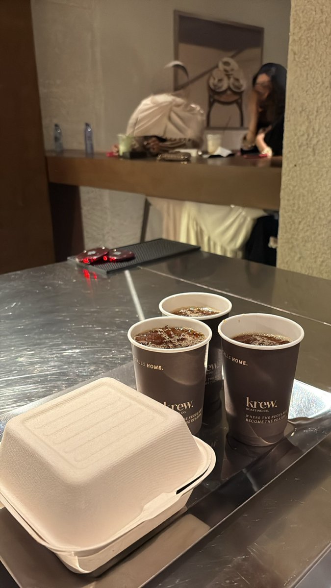 rareoneonly's tweet photo. Coffee &amp; Go Greek ☕️🍦 https://t.co/j8EFU23NGv