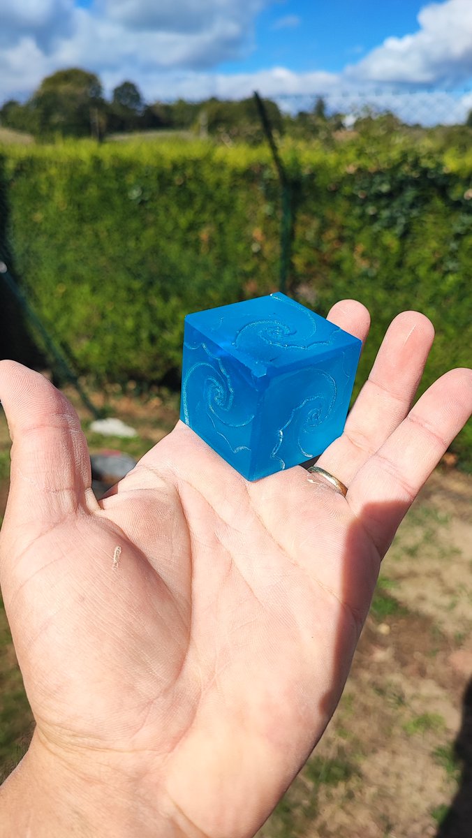 Flo_Factory's tweet photo. Je bosse sur un Eliacube de 5 × 5 × 5 cm en ce moment, c'était drôle à concevoir. À la fin, je savais plus si j'étais à l'endroit ou à l'envers 😂

🌐 https://t.co/jUeou8gmv5

J'ai l'accord d'Ankama pour vendre mes produits. L'univers de Dofus appartient à Ankama. https://t.co/Qg8nBJXnAS