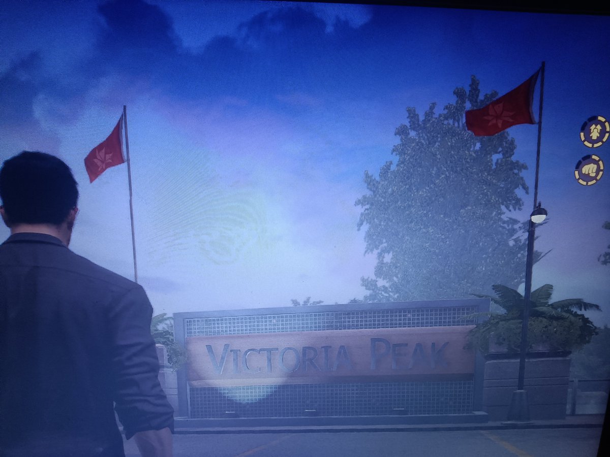 hzj2013's tweet photo. 點解Watch Dogs 2 隻遊戲可以畀玩家睇中國國旗，但是Sleeping Dogs 唔畀我哋買咗遊戲嘅人睇真正嘅香港區旗，仲有中國國旗㗎🤔 https://t.co/2tb2f53ydS