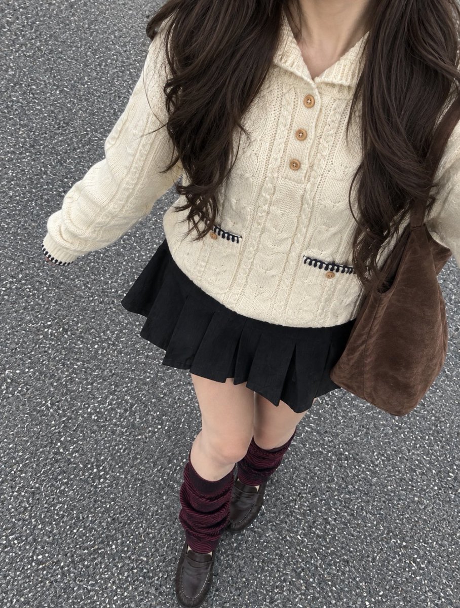 ika_tuyt's tweet photo. 秋カラーのお気に入りコーデ🎞️☕️🍂 https://t.co/UycxA9XGkc