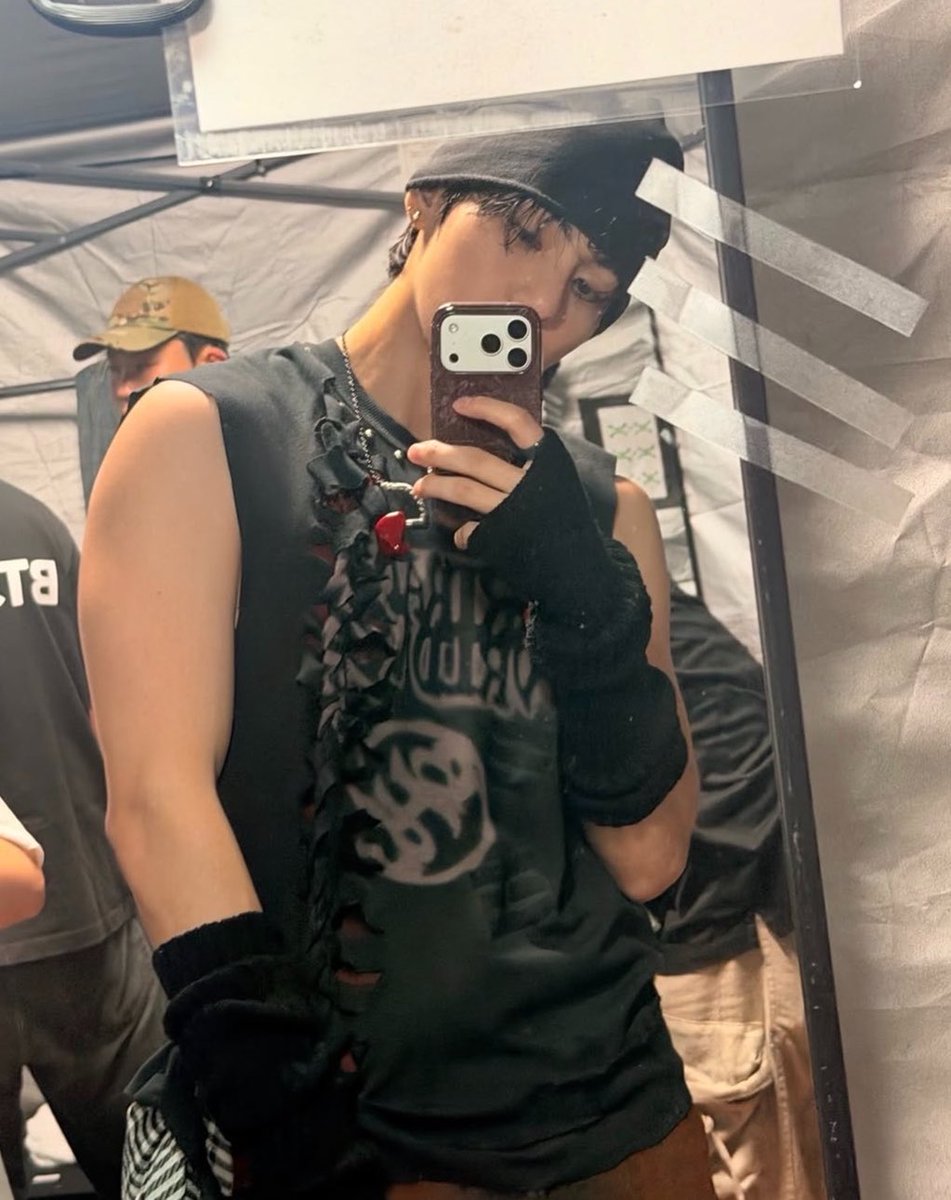kthjjg's tweet photo. “I THOUGHT IT WAS JUNGKOOK” well yes, because you are what you eat https://t.co/9aRTywymyJ