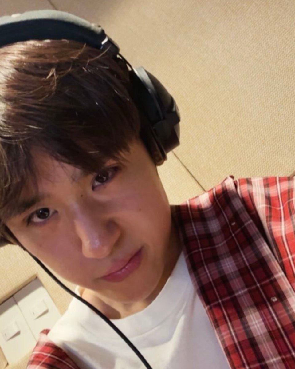 phi_namsai's tweet photo. เวลานัทถ่ายรูปกับห้องอัดเพลง พี่ไอเลิฟนัทกับห้องอัดเพลงมากจิงๆ คือนัทมีสเน่ห์มากอ่าา~ 🎧🎙✨️

#nnutdan https://t.co/ycBeRE8BRd