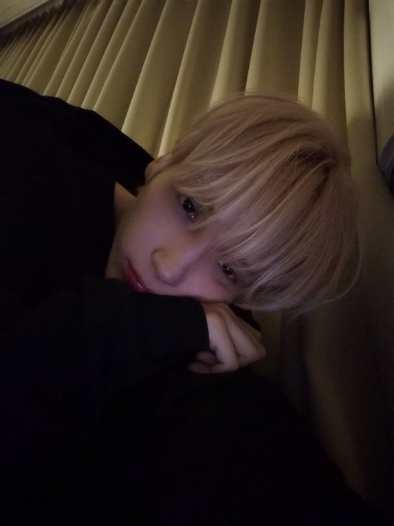 moavillelocal's tweet photo. will forever be a switch kai enthusiast JUST LOOK AT HIM https://t.co/M0SF3jMBVL