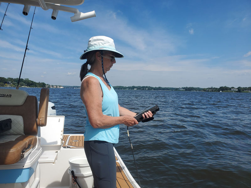 FishTalkMag's tweet photo. This spring and summer I volunteered to do some water quality monitoring for the Chesapeake Bay Foundation. They were hoping to get steady weekly data on water quality at three different sites of varying depths, all shallower than 20’, in the river. https://t.co/s5vLpMzwIa https://t.co/tvG9LLvzRX