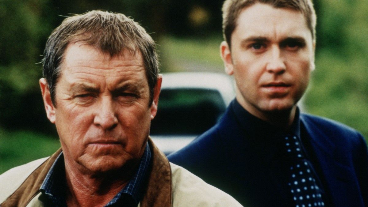 VisionTV's tweet photo. Tonight on #MidsomerMurders, when a man's naked body is found at the centre of a crop circle and more corpses begin turning up with peculiar injuries, Barnaby has to uncover who is responsible - or are extraterrestrial powers really at work in Midsomer?

Enjoy at 8pm ET! https://t.co/SDVKn8u3Y7