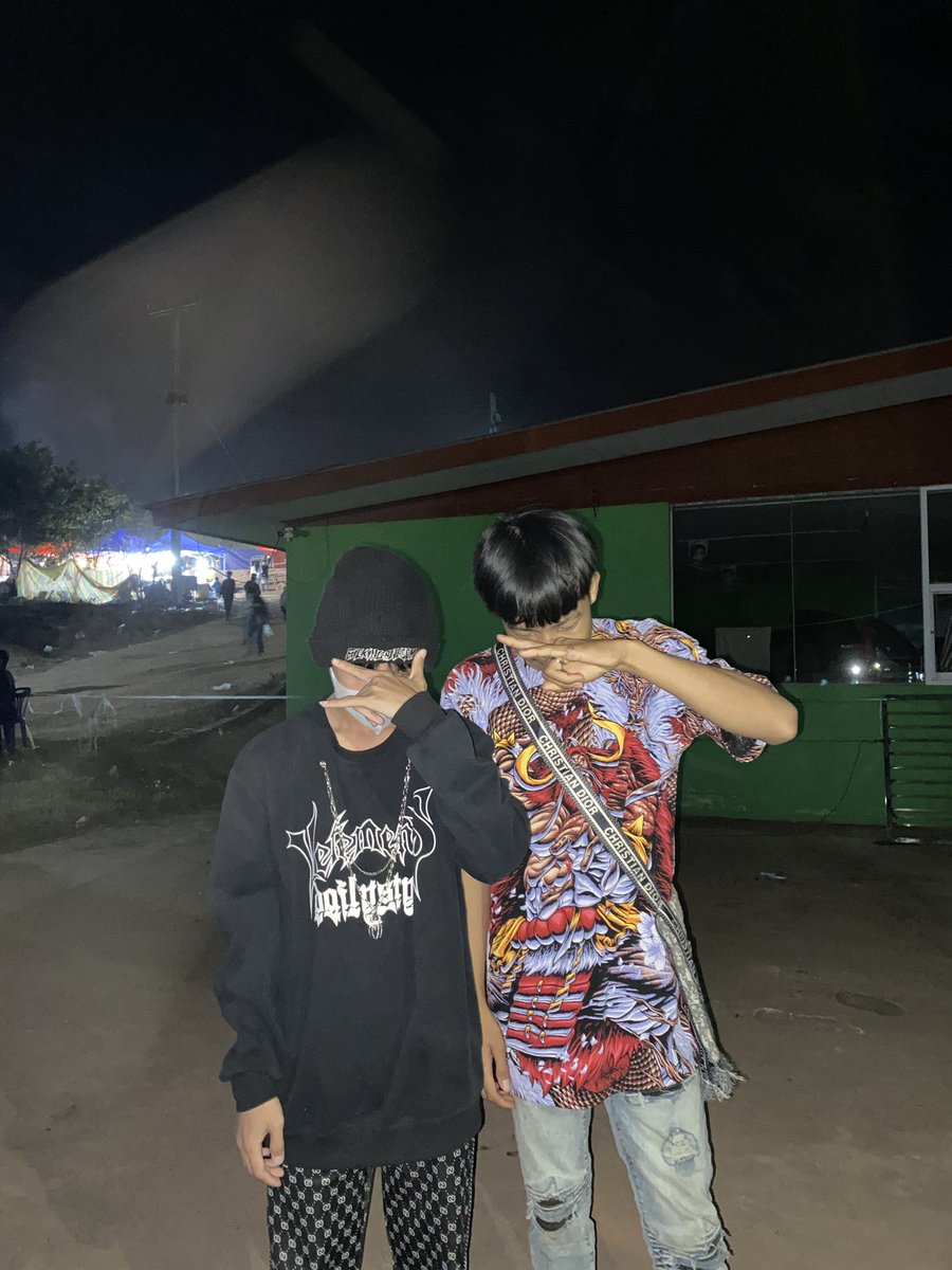 TsabMuas78's tweet photo. ຊົງເອປອມ😂 https://t.co/j24u7cWlVx
