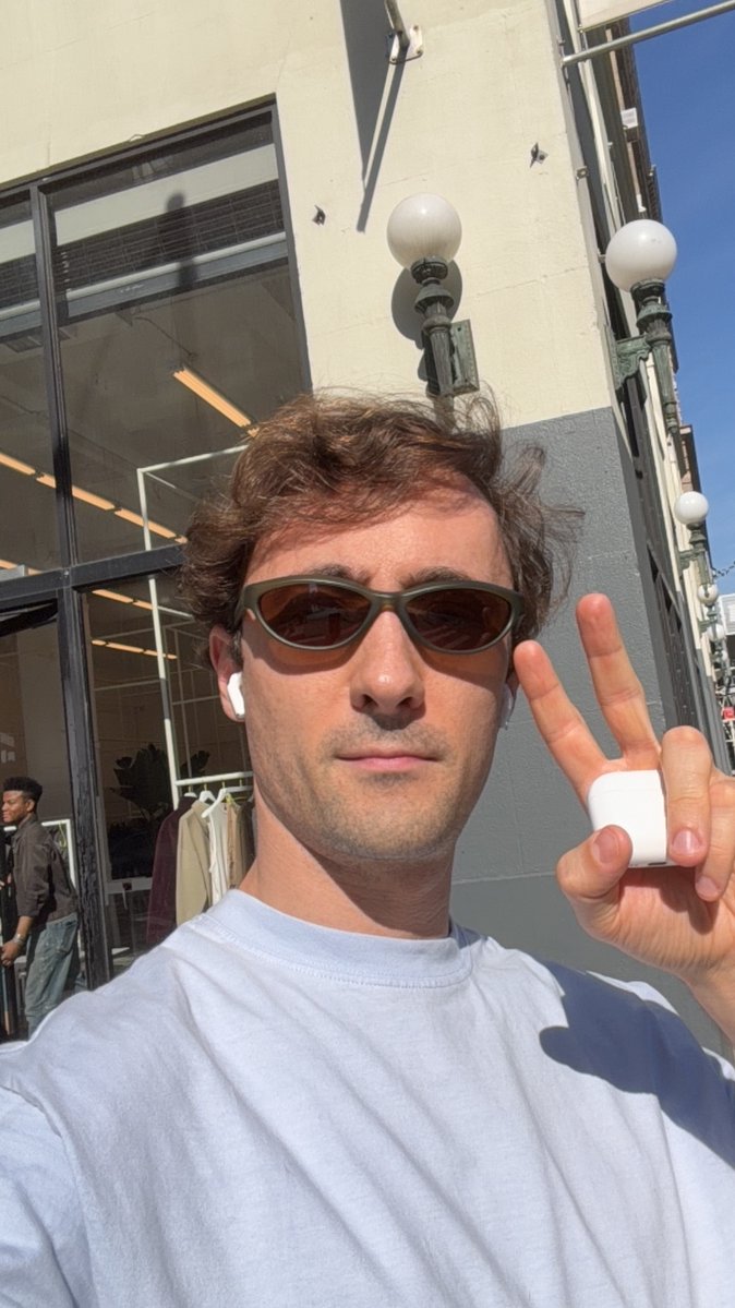 lukaivicev's tweet photo. Hey I’m Luka. Recently started posting on X so here’s an intro. 

> born & raised in NYC, moved to Paris for college at 18 (Philosophy & CS), then Berlin at 22 
> founded Penta in Berlin, one of EUs largest Neobanks with 60K SMB customers and sold it at 27
> started Index Health, a healthcare company to cure chronic disease using big data and genomics, raised $10M and helped 3K patients before shutting down 
> now I'm building Sugar (@usesugar) to solve fintech's biggest problems: credit and liquidity for pre funding and reserves. 
> big into soccer, muay thai, running, lifting and the occasional angel check 

Will be sharing founder stories and documenting my journey building @usesugar into the next $100B fintech, with all the W's, L's, and chaos along the way. 

If you're a founder building something ambitious and wanna chat, drop a comment!