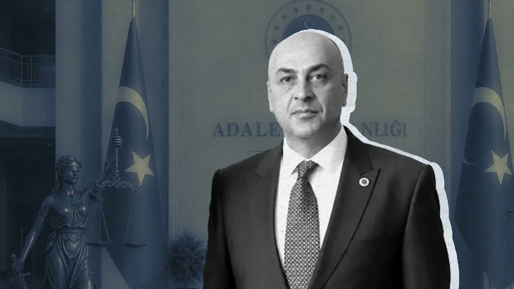kropmedya's tweet photo. "70 üyemizi hâkim ve savcı yaptık" deyince ne demek istedi? Ağdemir'in çekilme kararı soruyu kapatmadı, kurumsal tartışmayı açtı.

#Yargı #HSK #HukukDevleti #GökhanAğdemir #HerSatırdaBirBakış

https://t.co/zlcJdESFsF https://t.co/VuAVcgEBYy