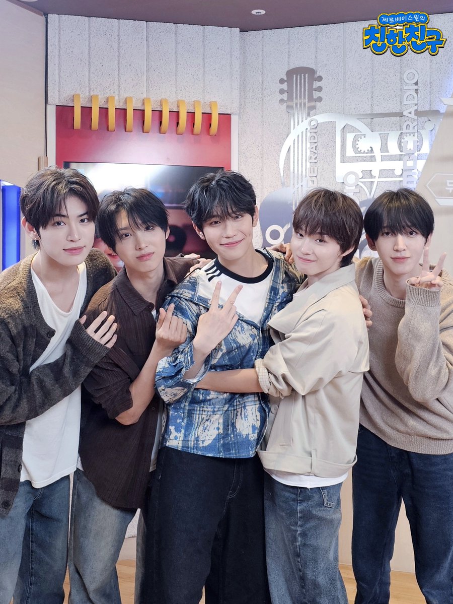 mbcbf_bf's tweet photo. 💛친친💛

#제로베이스원의친한친구
#킥플립 #KickFlip @kickflip_jype
#김태래 #제로베이스원 #ZEROBASEONE @ZB1_official

오고가는 플러팅 속에 싹트는 사랑...💛🩵
오직 탤디만을 위한 위플립 2기 추가모집 부탁드립니다🙏 
ㄴ탤디: 제가 과연..... 위플립이 아닐까요?😏 https://t.co/OHGcQQAueM