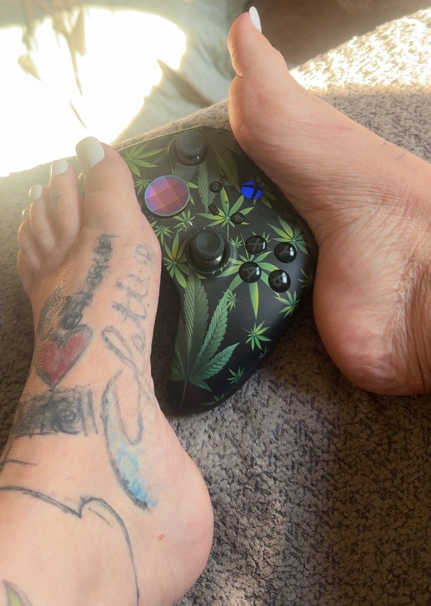 Goddess420feet's tweet photo. Happy Tuesday
worship me in my payment methods
#FEETCONTENTS #FEETBUYERS #FEETWORSHIP #FootFetish https://t.co/KZh7Af0Hi8