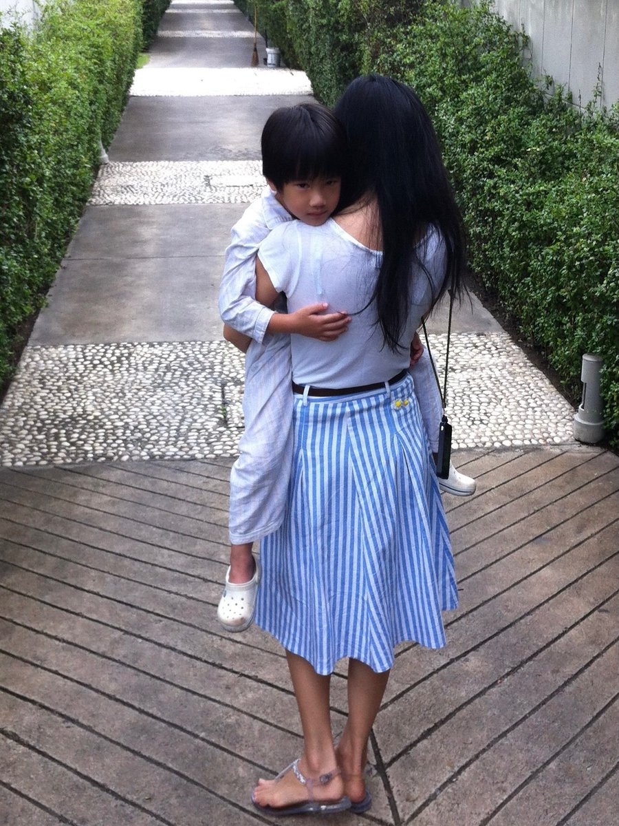 jslpssn's tweet photo. มะม๊า : ที่ตั้งจิ๋วหลิวเพราะน้องภีมผอมมาก ผอมแบบน่าถนุถนอม ส่วนเฮียก็จ้ำม่ำไง 555555555555 

ไม่เถียงเลยค่ามะม๊า เฮียจ้ำม่ำ น่าแกล้งสุด 🤣

#PHUTATCHAI #PEEMTANAT https://t.co/dq7SiIpRcA
