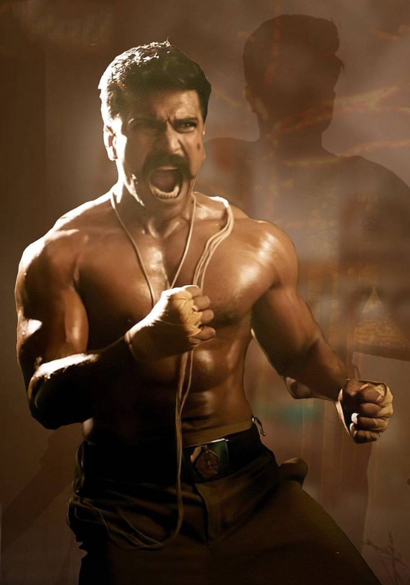 venom1s's tweet photo. For men, it's a constant struggle to choose between a lean, aesthetic physique and a bulky physique.

Both have their own pros and cons.

Basically, Brad Pitt in Fight Club vs. Ram Charan in RRR. https://t.co/OfgJ4fIuqy