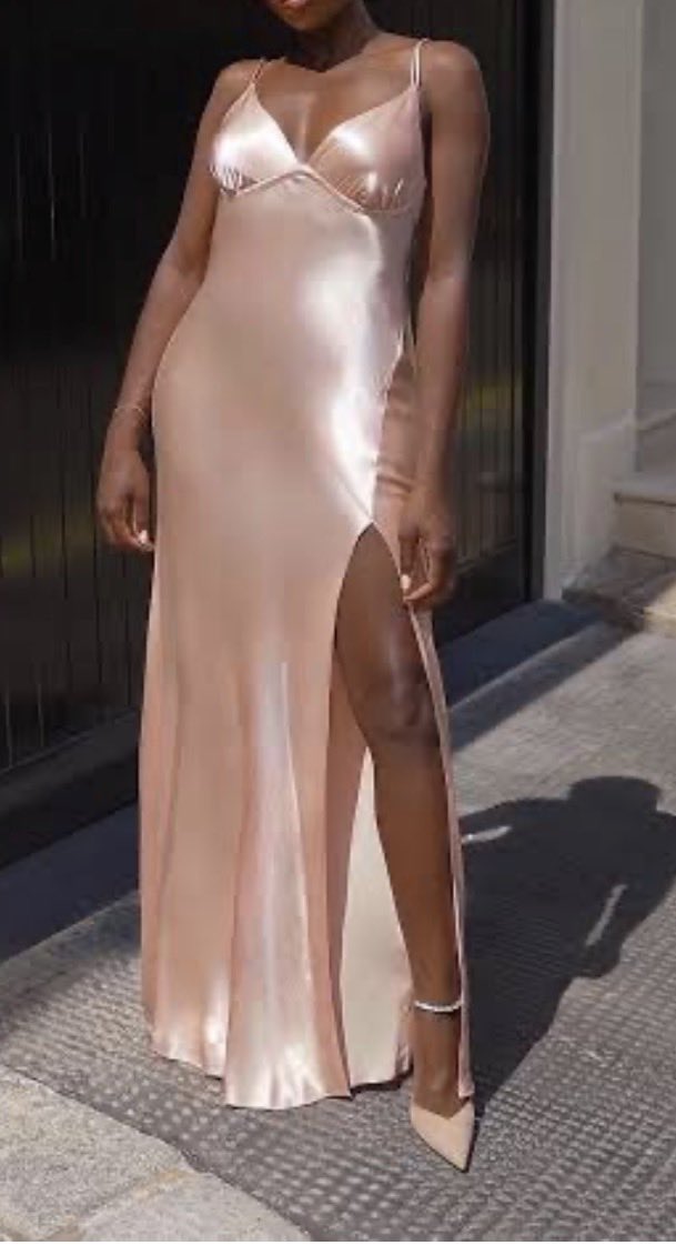 yes_manuu's tweet photo. Day 2 of #25daysofmelanie

Fashion pieces that melanie would look good in https://t.co/YjuxKNNfuV