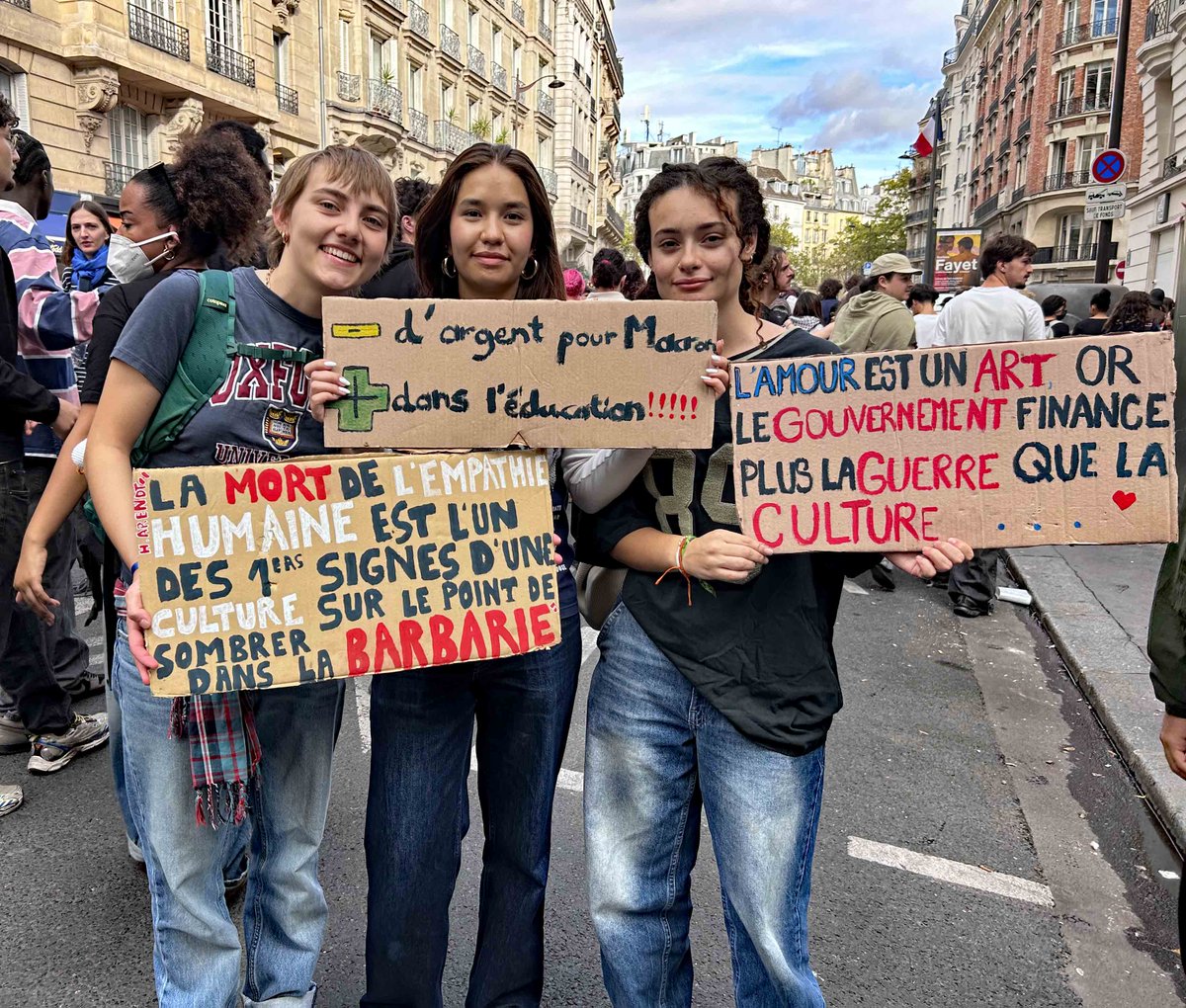 jpquinonero's tweet photo. #HannahArendt #Arendt #estudiantes #franceses #mouvementlycéen #lycées #manifestations #bachillerato #Macron #Francia #streetphotography #photographie #fotografía / Hannah Arendt, patrona de los estudiantes que protestan contra Macron y el Estado …
https://t.co/AipNM519VY .. https://t.co/vuCs1x87OT