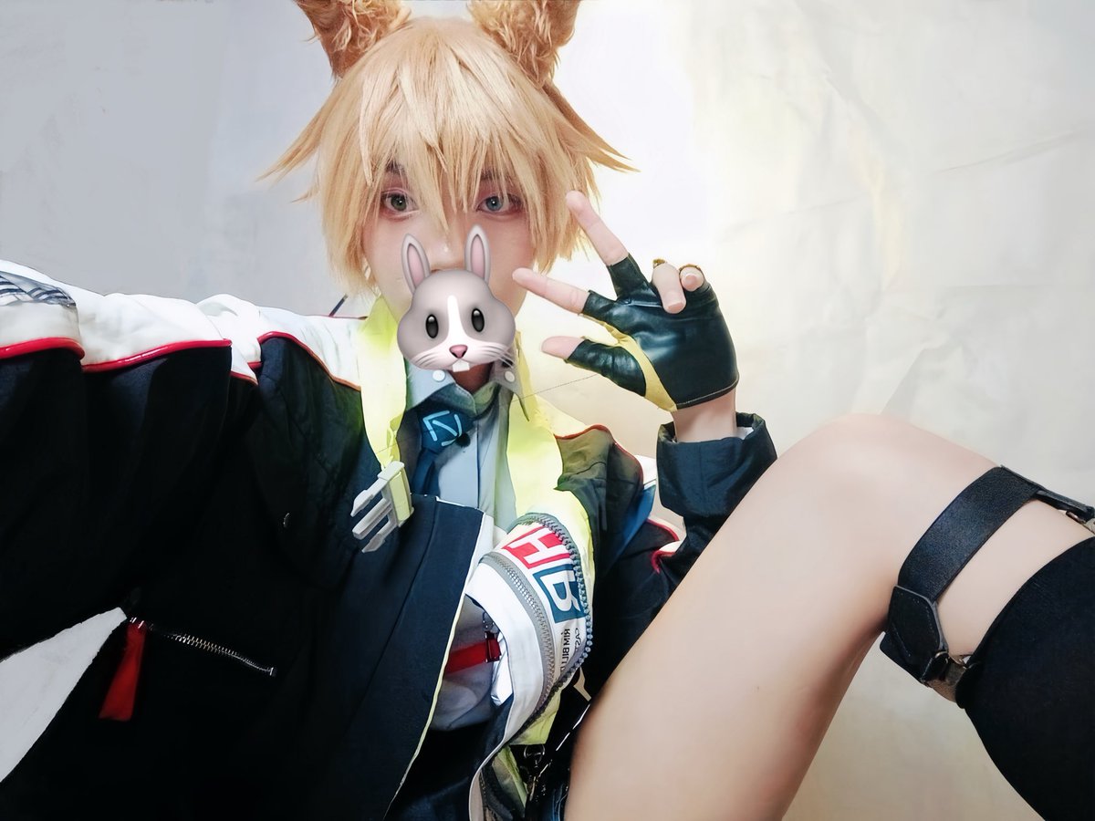 Aris0_0_'s tweet photo. Last one for today I PROMISEE , #Arknightsㅤ #leonhardt #莱恩哈特 #明日方舟 https://t.co/s15q4OdGdC