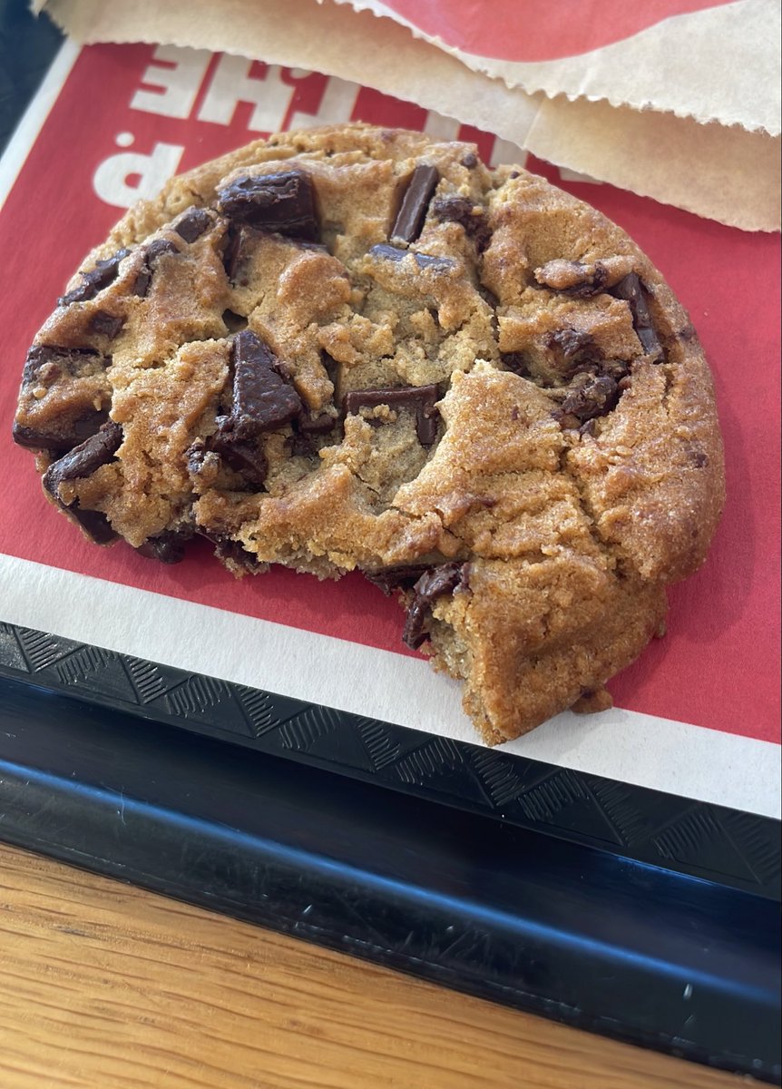 backflipkuri's tweet photo. eating a cookie at work for lunch https://t.co/FmG3nJnpF8