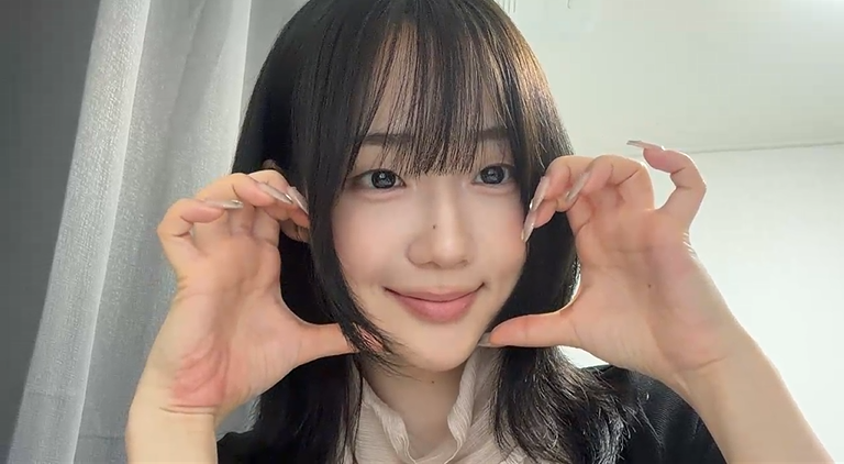 HaizulByezul's tweet photo. Such a cute live from hamham, she's so precious and adorable as always
#tripleS #트리플에스 #SeoYeon #서연 https://t.co/VAKLEi0kda