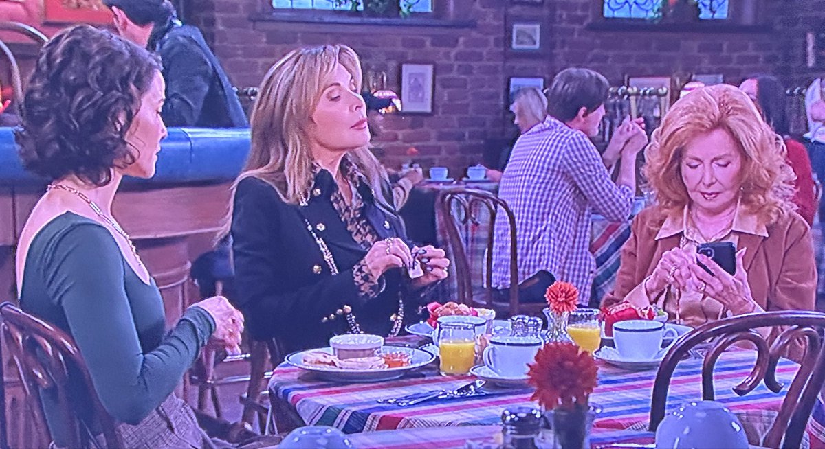 Soaps_LAK_Fan's tweet photo. Today's episode was waaaay better than yesterday.
#Koslow #Rogers #Godfrey #Days https://t.co/ZcK3NC2mEy
