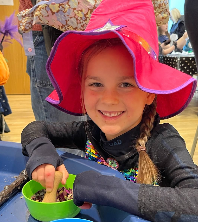 PrimaryTimes's tweet photo. #WhatsOn in Essex 🧙‍♀️ Witch way to the Halloween fun? #MuseumOfChelmsford is brewing up some magical creativity with Museum Magical Makes!

https://t.co/CMiOrMJk6U https://t.co/hkBpxwWyga