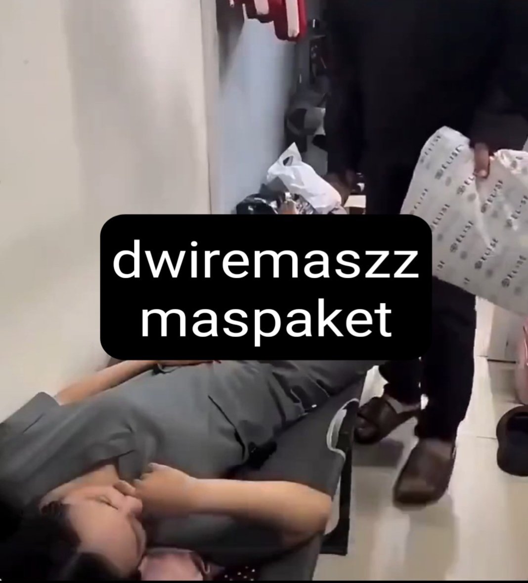 BranRan2010's tweet photo. Sempat" nya ngendus vyeveckzznya 
https://t.co/1NIi6OEv6c https://t.co/ec2EI1sIwd