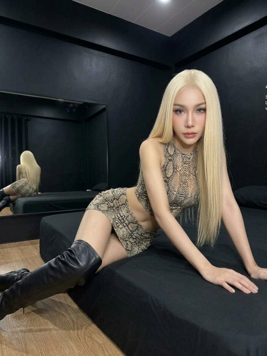 ashirwinred's tweet photo. #jeddah_ladyboy
#ladyboy_jeddah #ladyboy_both_in_jeddah https://t.co/hgj92vBykL