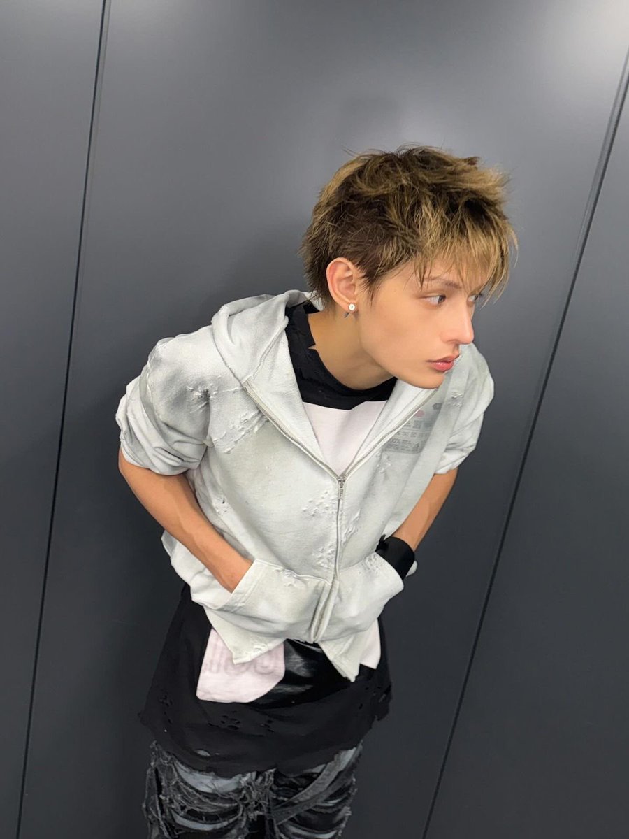 MayooMio's tweet photo. @CHAOSJAMES_TH @zhaoyufinesheyt October feels more magical with James in it, a once-in-a-lifetime masterpiece who deserves all the love in the world.

AN OCTOBER MIRACLE NAMED JAMES

#Happy21andOnlyJAMES #제임스의_빛이_차오르길
JAMASTERPIECE ALL ROUNDER BIRTHDAY JAMTOBER
#JAMES #제임스 https://t.co/gTgfswurG6