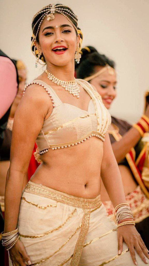 bollywood_zon69's tweet photo. Madom 🙏🫶🎂 

#hbdpooja https://t.co/GsIlKvmLOF