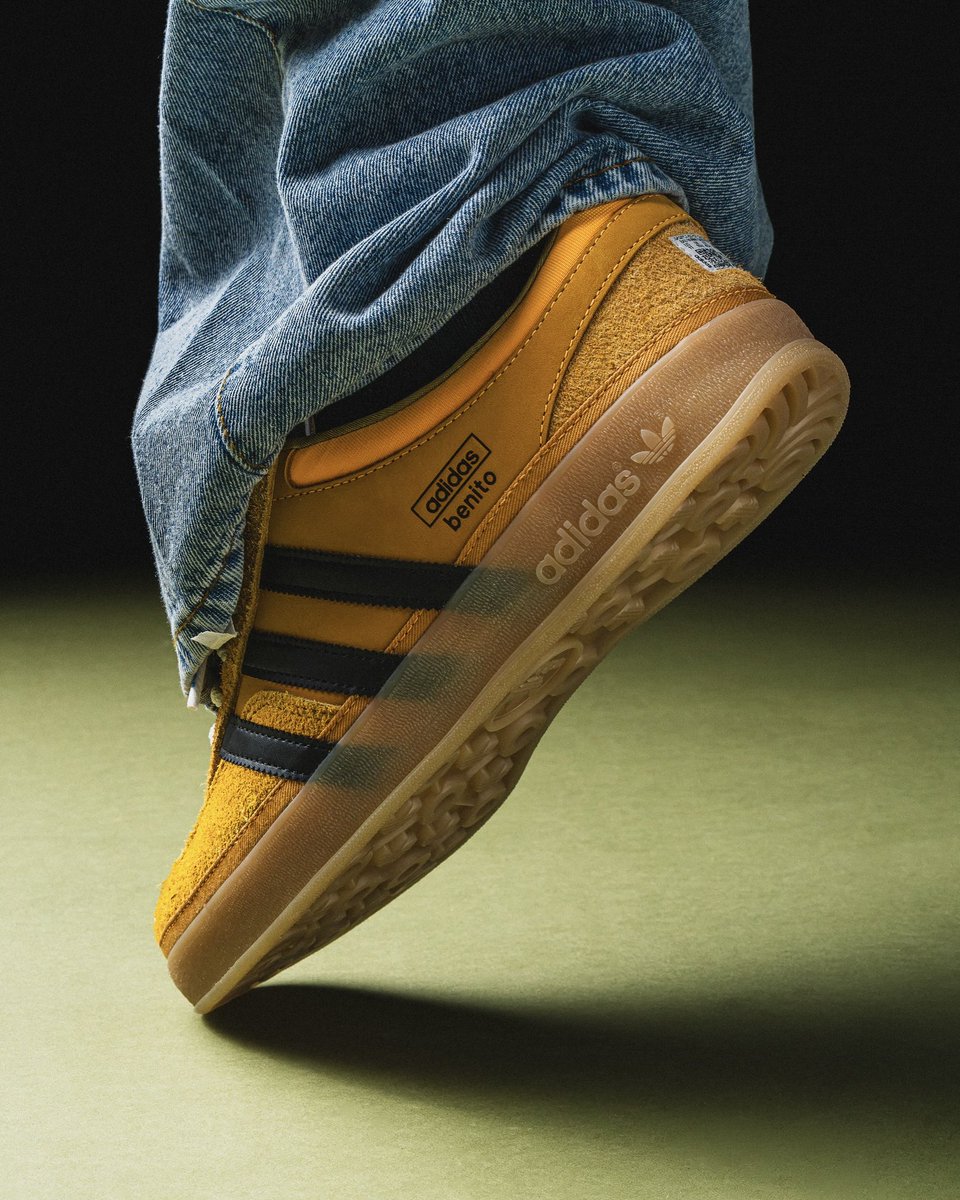 nicekicks's tweet photo. The Bad Bunny x adidas Gazelle Indoor “Solar Gold” drops October 17 for $140 🔆 https://t.co/W9K6SPYo6T