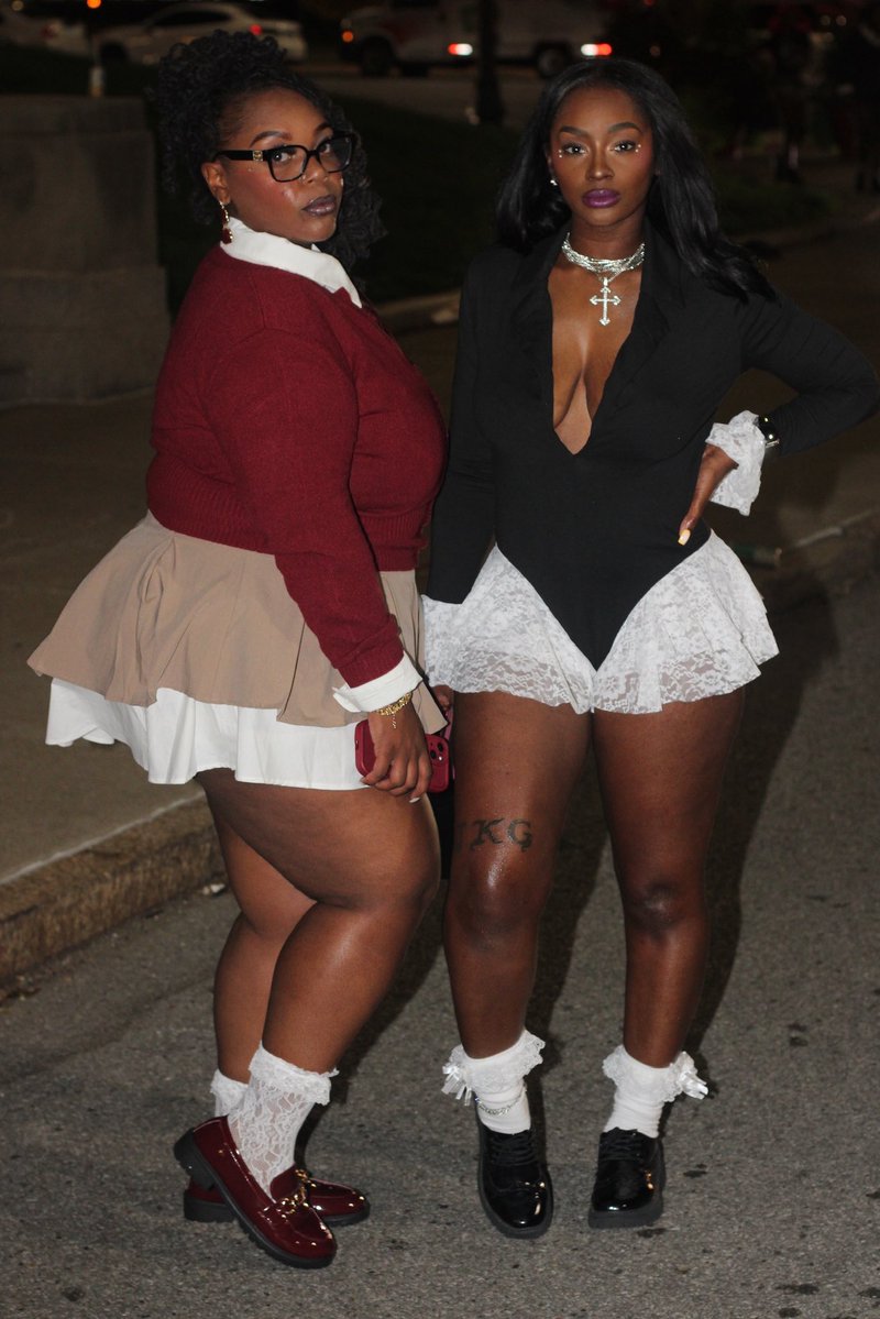 Crownedblackgrl's tweet photo. Rod Wave 26’ #stl #rodwave #dontlookdowntour https://t.co/TyQztRwfgG