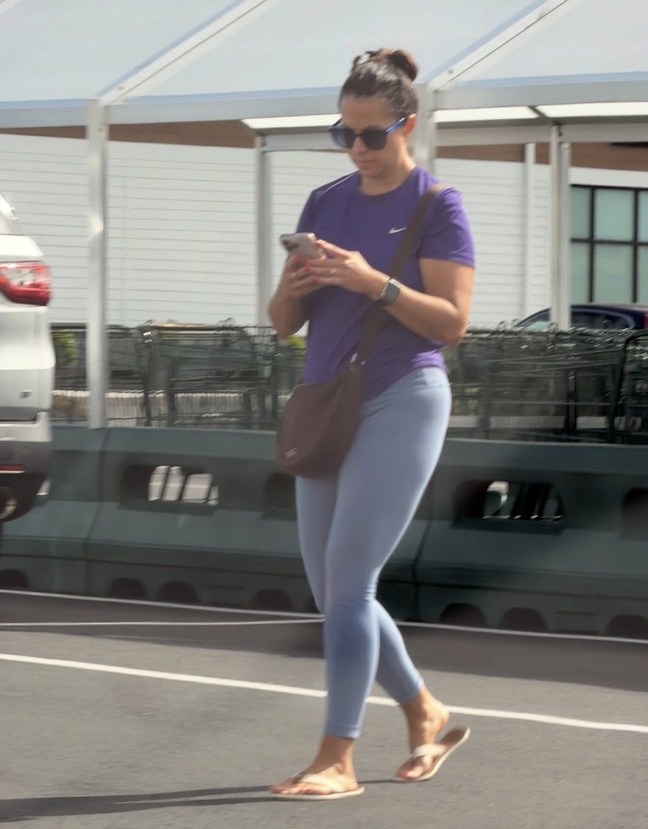 PublicPOVs's tweet photo. Small π for this milf #creepshot #candid #milf https://t.co/3qDs5dzEj8