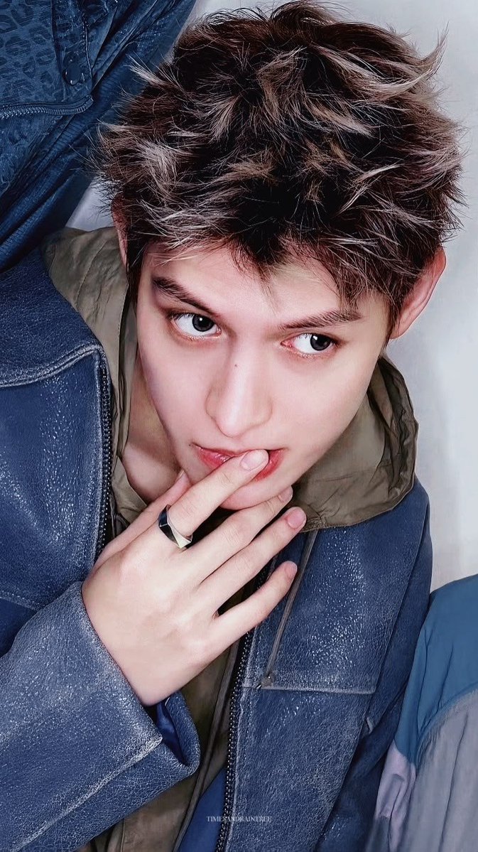 WanNing_Chao's tweet photo. @TheePopCore Celebrating the perfect blend of passion, skill, and humility in our JAMASTERPIECE on his ALL ROUNDER BIRTHDAY this JAMTOBER!

AN OCTOBER MIRACLE NAMED JAMES

#Happy21andOnlyJAMES
#제임스의_빛이_차오르길 https://t.co/UtJ5ESc5e4
