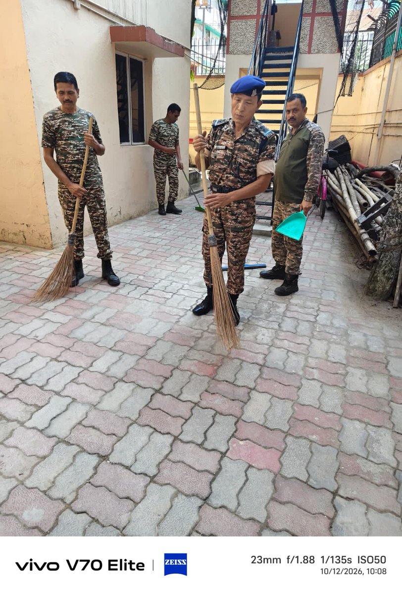 128bn_crpf's tweet photo. Special campaign 6.0 by 128BN, CRPF  for institutionalising Swachhta and minimising pendency in Govt Ofices. 
#SpecialCampaign6
@crpfindia @HMOIndia @PIBHomeAffairs @PMOIndia @DARPG_GoI @NesHqr @RangeCrpfGty https://t.co/PFUxXcPPYo