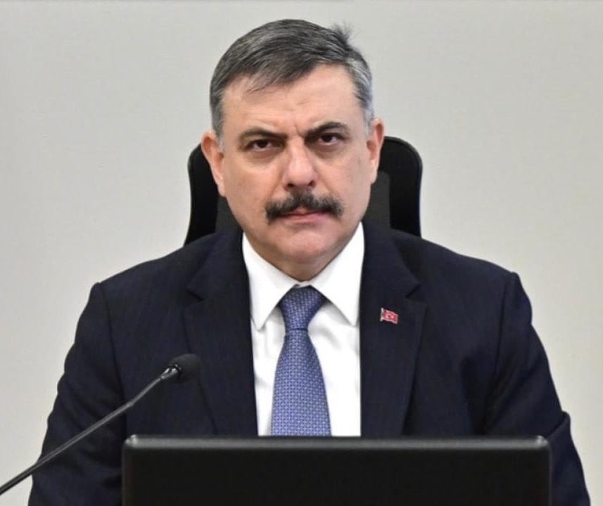 SennAbdulkadir's tweet photo. 🔴İçişleri Bakanı Mustafa Çiftçi, Kul Sadi Yüksel hocanın kelepçeli görüntüleri hakkında soruşturulma başlatılması talimatı verdi. https://t.co/xB3QzA9F4x