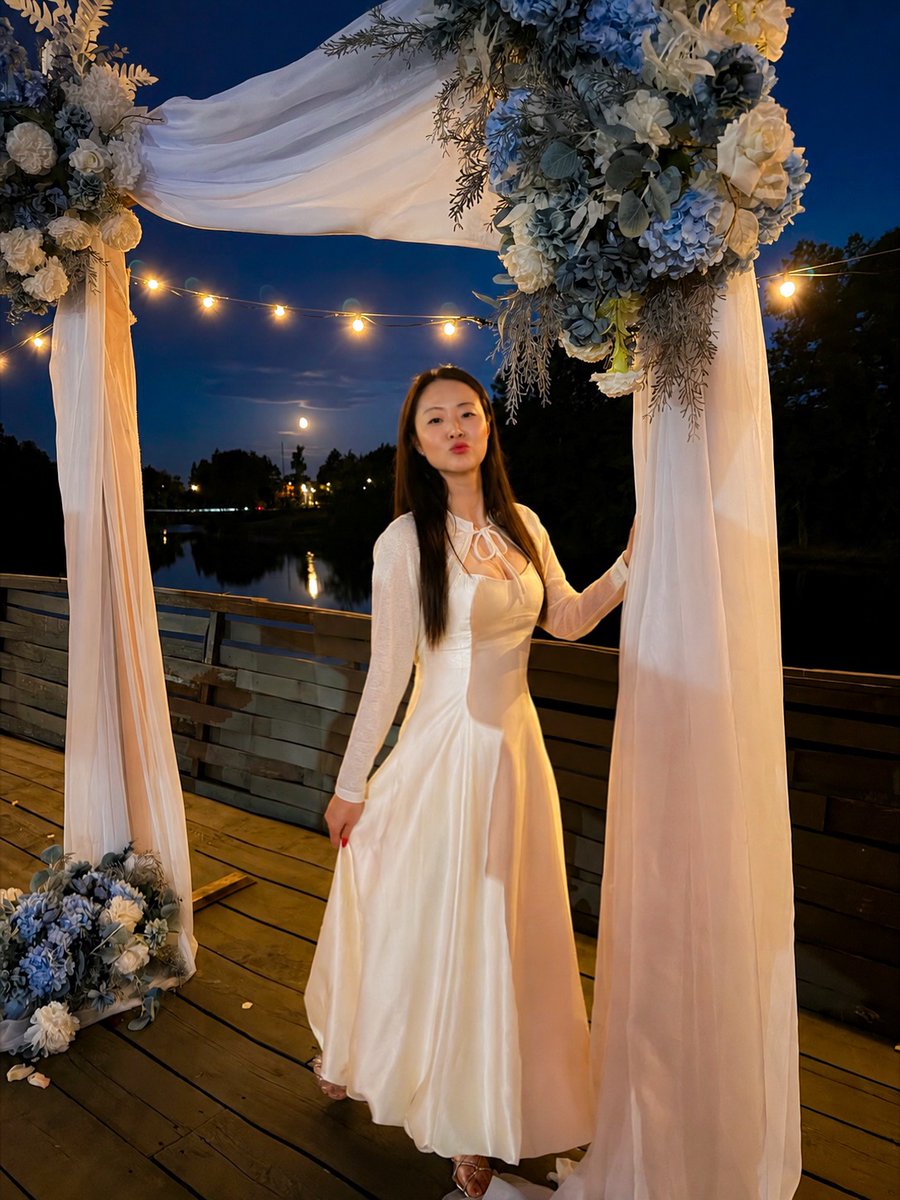 tim327327's tweet photo. My little brother’s era. The dress was pure main-character energy, and no wedding is complete without a proper duck selfie. 22. 08. 2026 https://t.co/8uwyTHfx5v