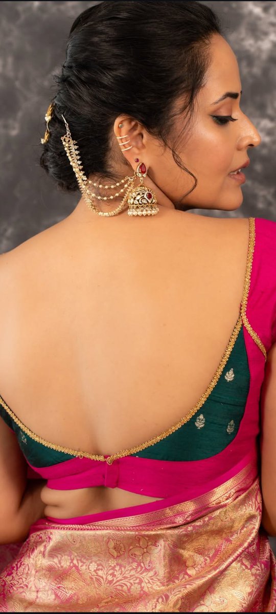 StarletDiaries's tweet photo. #Anasuya #AnasuyaBharadwaj https://t.co/dJiMTHSDIf