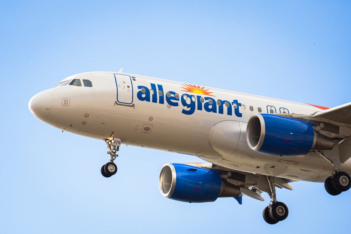 FlyCIRA's tweet photo. In search of warmer weather? ☀️🌵✈️

Starting November 20, fly @Allegiant nonstop from #FlyCIRA to Phoenix-Mesa (AZA) and trade the Midwest chill for hiking, patio weather, desert views, and plenty of Arizona sunshine.

✈️ Start planning: https://t.co/sMiqAqXbW4 https://t.co/LUOtphzC5f