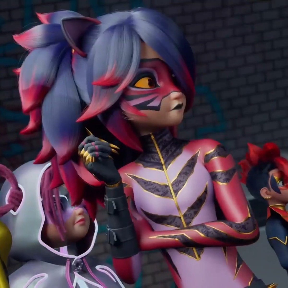 sapphinette's tweet photo. the miraculers are in danger and she's serving facecard https://t.co/fhPUINyWqw