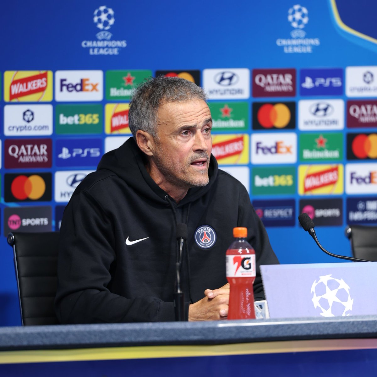 PSG_inside's tweet photo. 🎙️ Luis Enrique : " On est motivés pour montrer notre niveau et montrer qu'on cherche à jouer à notre manière." 

#UCL https://t.co/J1HfEO1j5r
