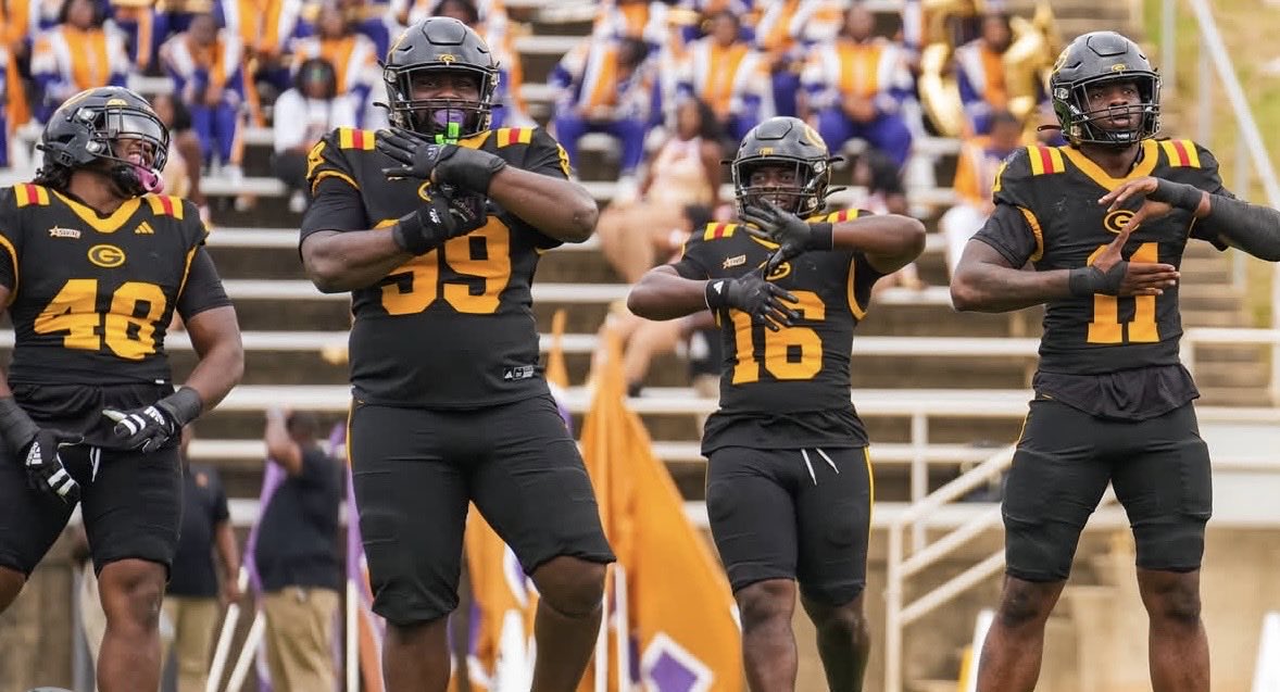 CoachBVarner's tweet photo. Drop your Mid-season tapes here or Dm Me 🙏🏾🙏🏾 Looking for the Next G-Man!!! https://t.co/IAv5QadIcE