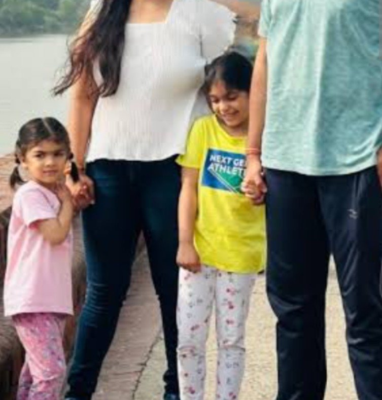 Neeflix_Tube's tweet photo. @MedhaRoopam Good evening ma'am,
 Main aapse ek human being hone ke nate kuch kahna chahta hu.. Ek din jab aapke bache aapse sawal karenge ki mom and dad, where were you both when all GenZ were raising their voices to save democracy and unko Janwar ki tarah gaseet gaseet ka mara ja raha tha? https://t.co/bbUdLstgzU