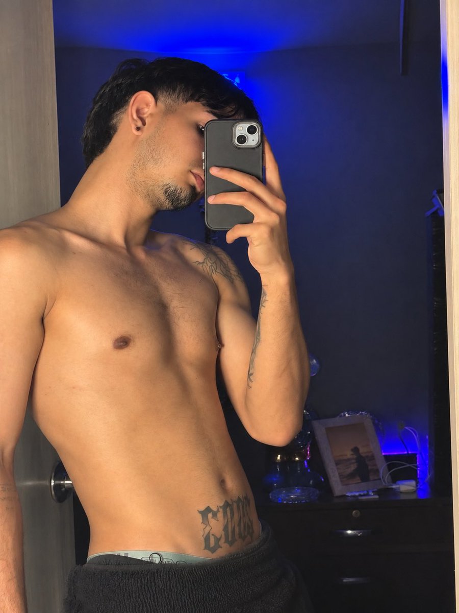 Diegt71's tweet photo. Quien me acompaña??? @EventosGayMed #gay #polvo #versatil https://t.co/wlDAA4k6HT