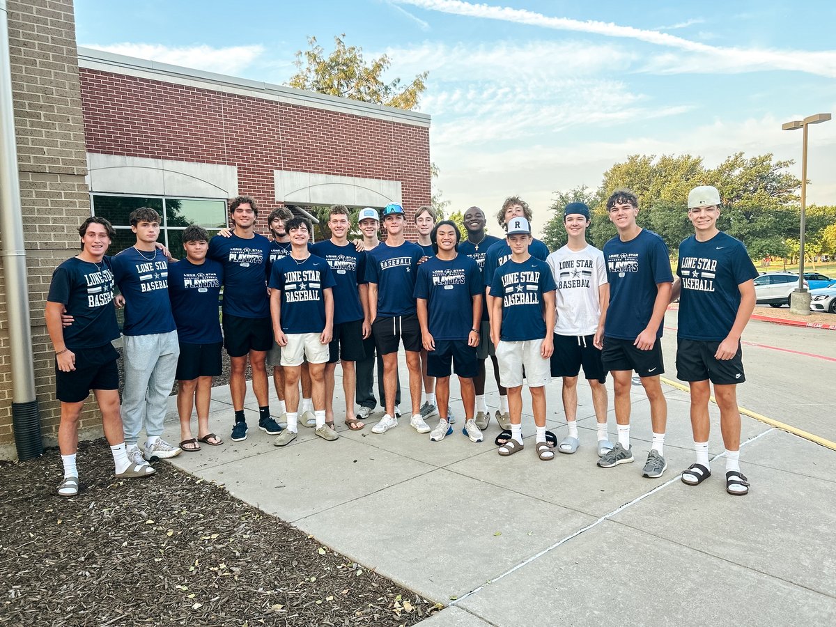 LSBNBoosters's tweet photo. Bringing high fives and good morning vibes...
Over the last few weeks our players have been busy helping with carpool at our elementary feeder schools.
#LSHSBaseball #GoRangers #OldSchoolBaseball https://t.co/XtLeUeZBqC
