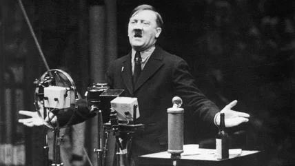 themehmetvural's tweet photo. Adolf Hitler | Kavgam: Viyana Yılları

“O dönemde (Viyana yılları), Alman ırkının sürekliliği için en büyük tehdit olarak gördüğüm ve henüz tam olarak tanımadığım iki şeyi fark ettim: Marksizm ve Yahudilik.”