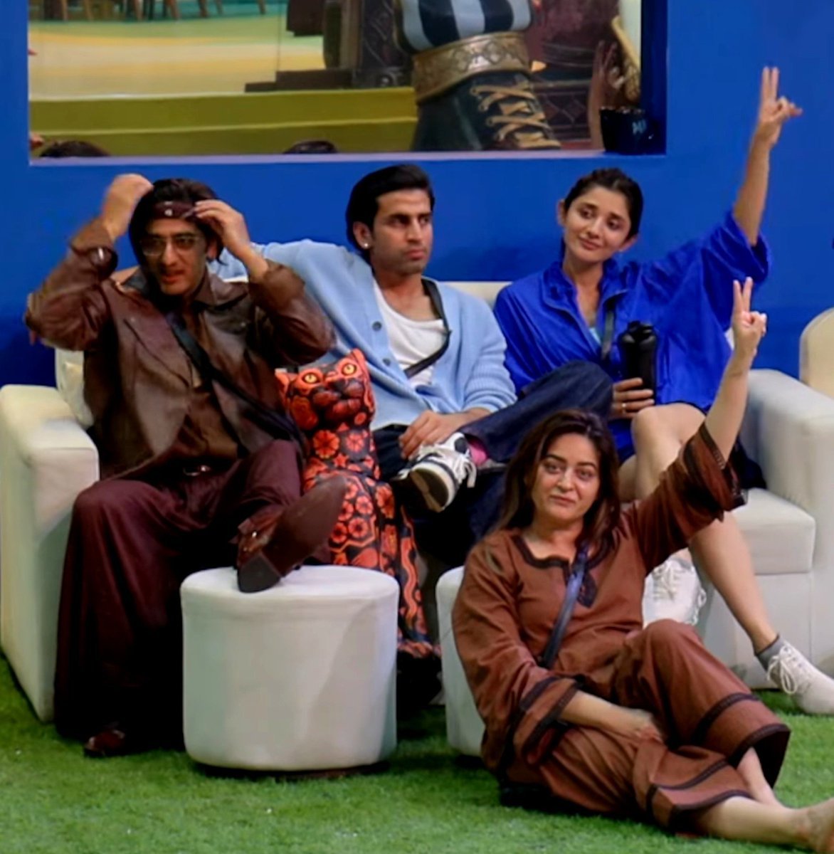 akashjain15016's tweet photo. SHOW KI JAAN FANTASTIC FOUR 🤌🔥

#QaziTouqeer #Gullu #KanikaMann #MahiVijj https://t.co/3n2RoEZCTb