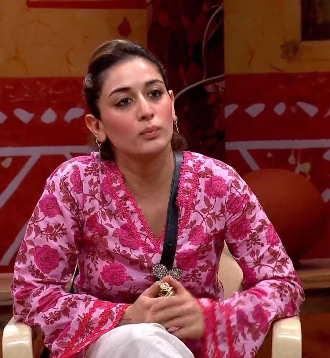 Atharv3456's tweet photo. I mean isska bhi pr hai 😭 #biggboss20 https://t.co/j7ViG8gBGT